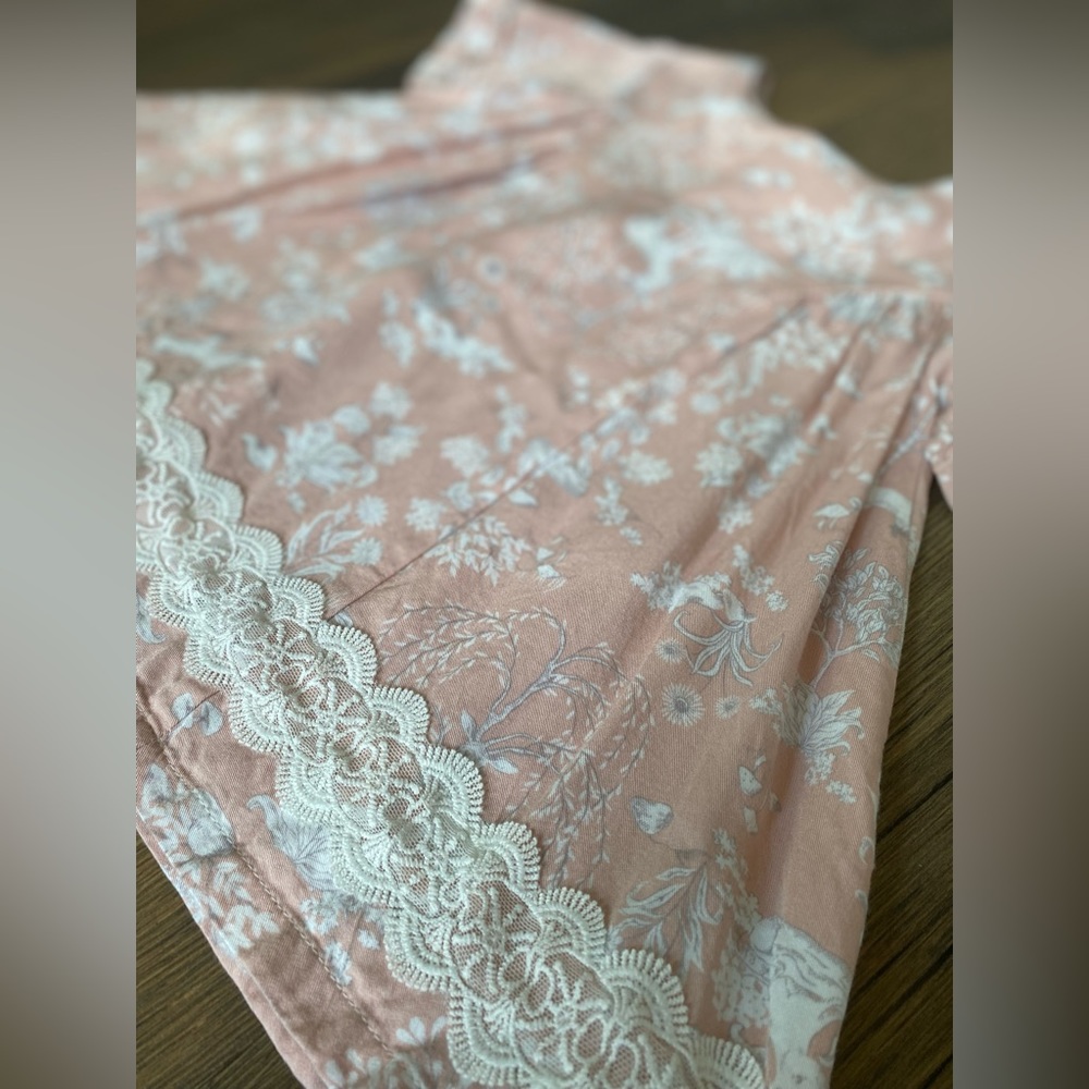 VGUC Shabby Chic Woodland Theme Top